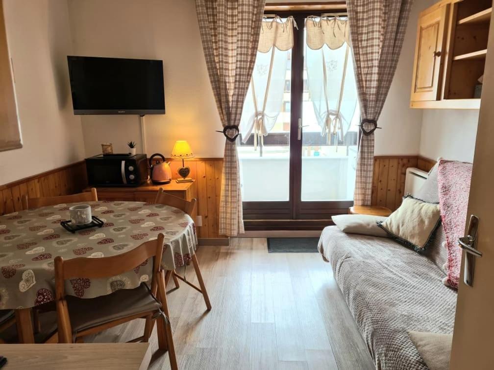 Bel Appartement Samoens La Cour Classe 2 Etoiles ภายนอก รูปภาพ